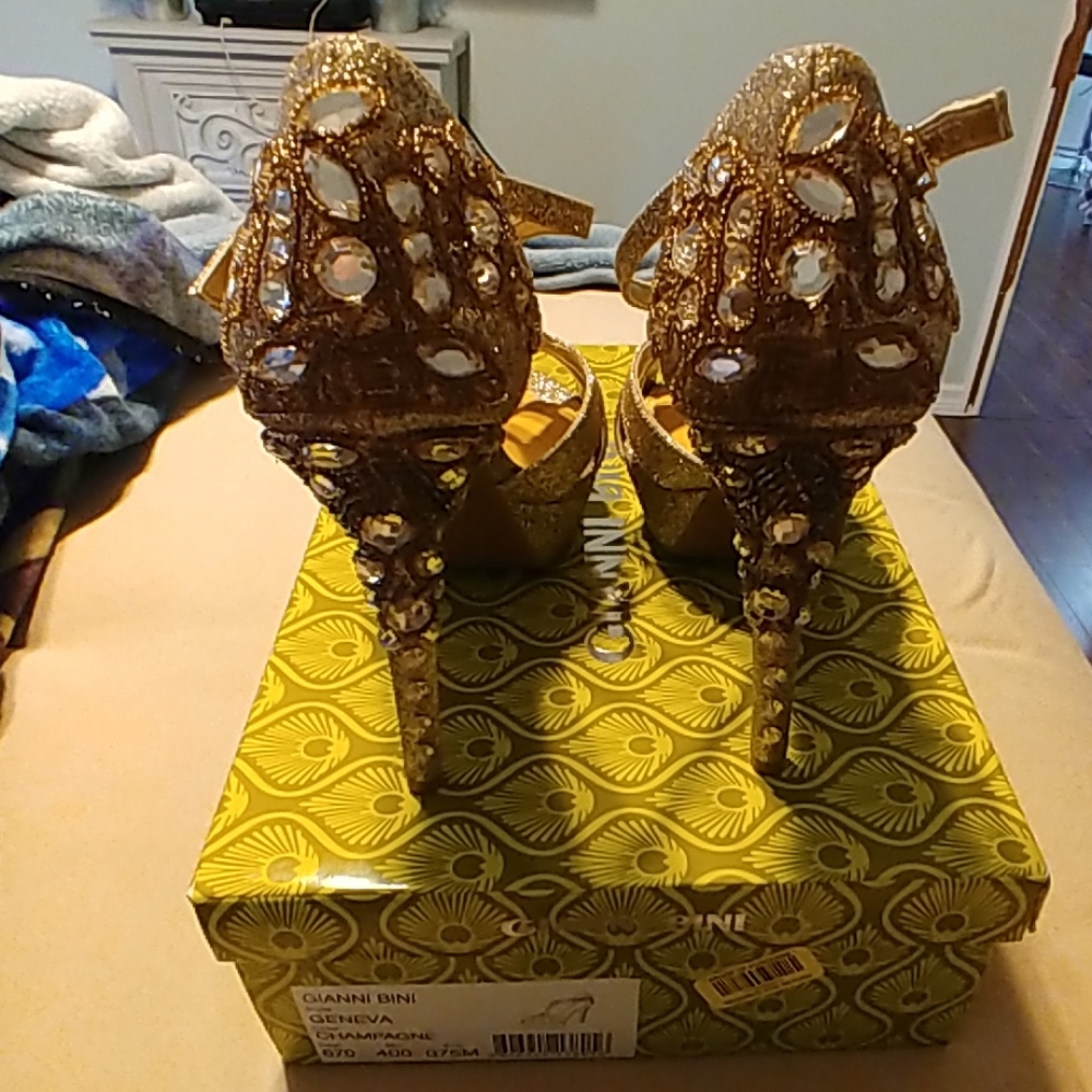 Shoes - Picture 3 of 3
